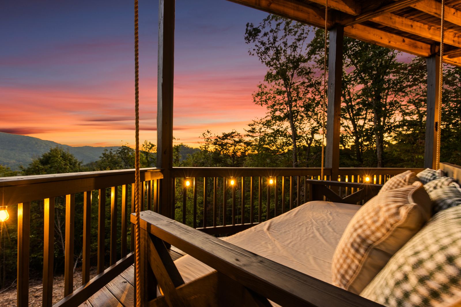 The hanging bed facing the sunset