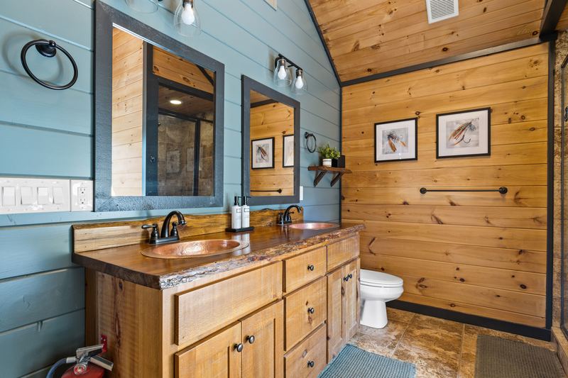 Double copper sinks on the primary bath vanity